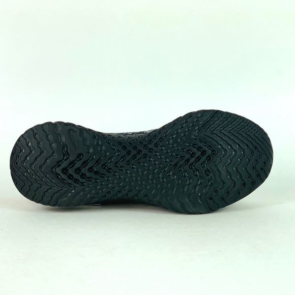 nike epic react flyknit oreo on feet